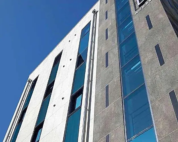 Ziyolk Station Hotel
